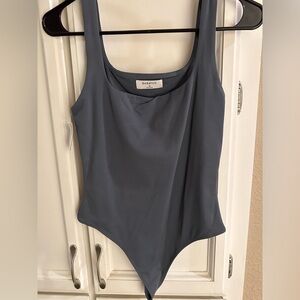 Aritzia Babaton Bodysuit Contour Sleeveless Square Neck Thong Sz M NWT